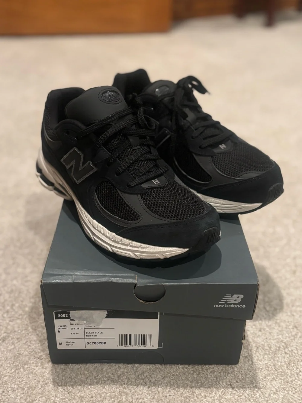 NIB New Balance Grade School 2002R Shoes